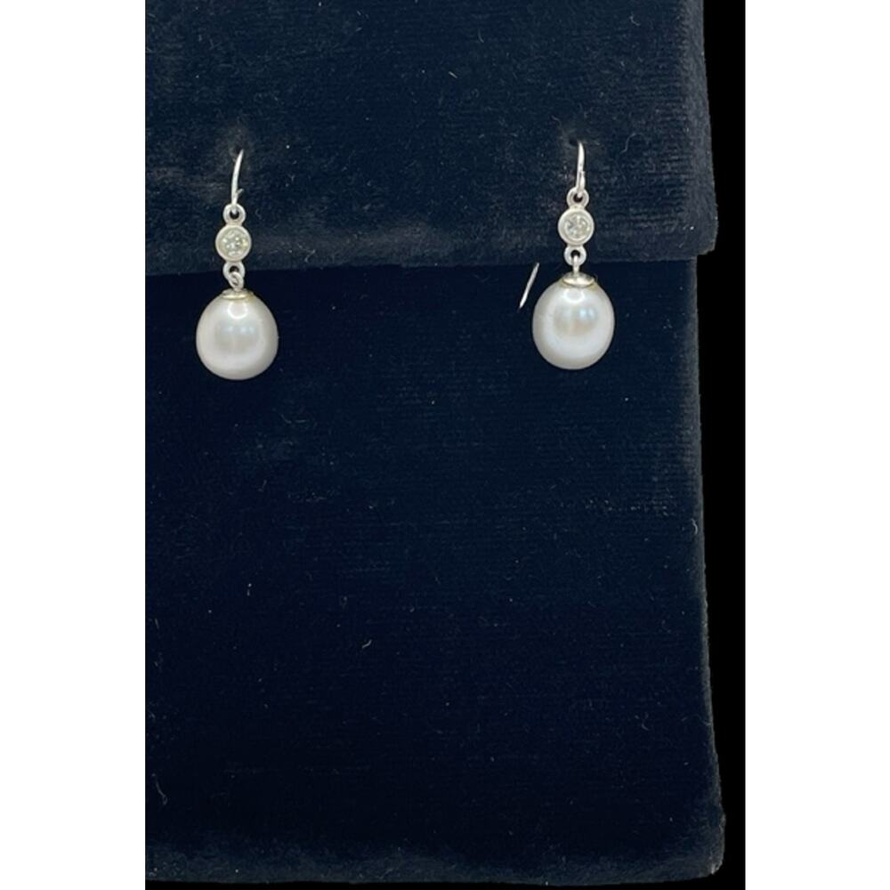 14k Diamond and Pearl Dangle earrings